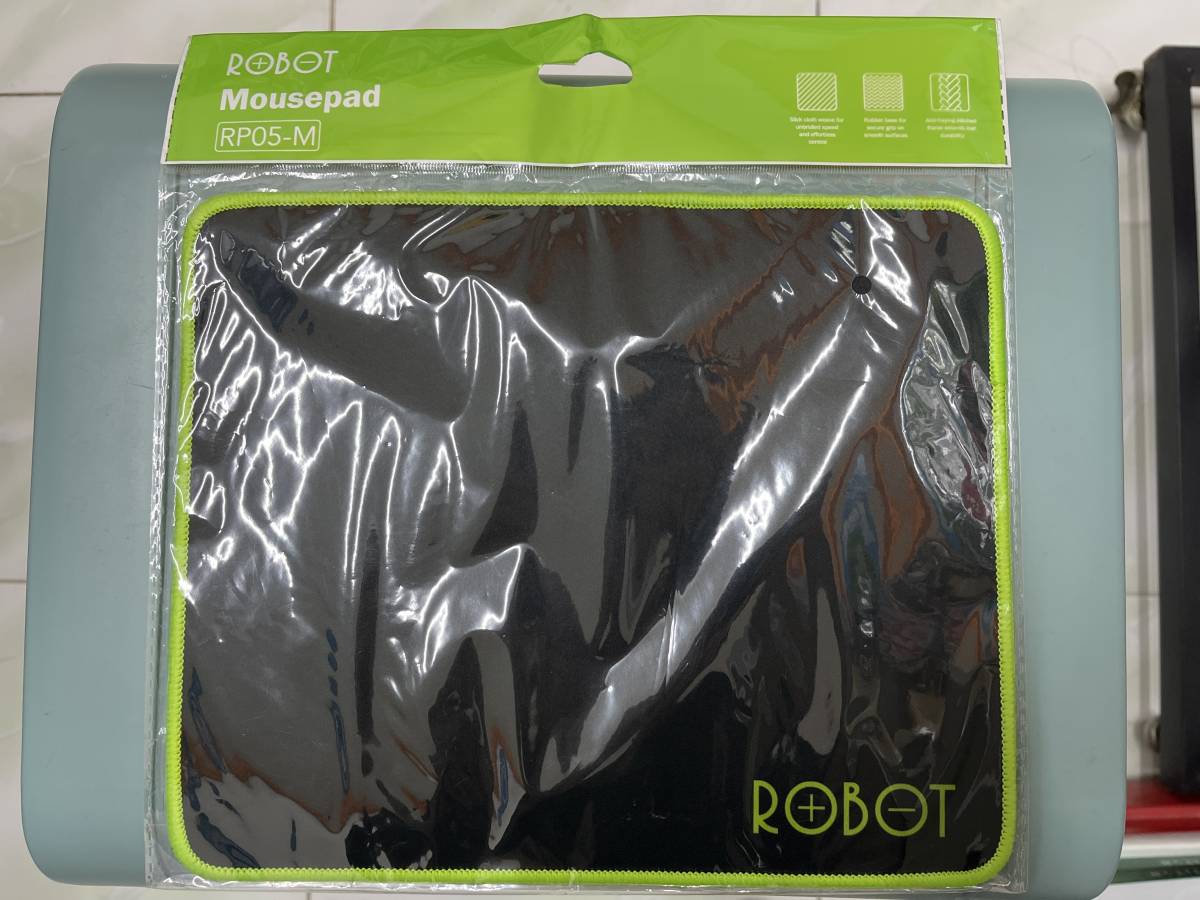 Robot RP05-M Mousepad